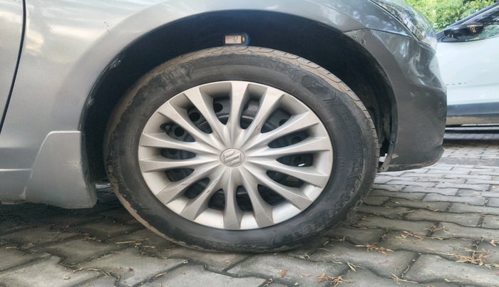 2015 Maruti Ciaz VXI+, Petrol, Manual, 90,988 km, tyre