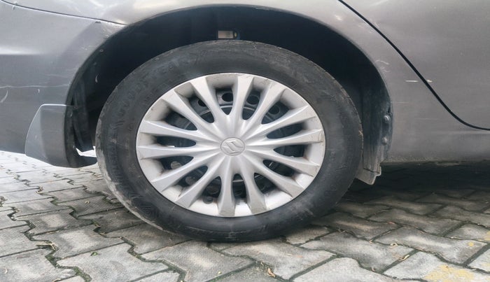 2015 Maruti Ciaz VXI+, Petrol, Manual, 90,988 km, tyre