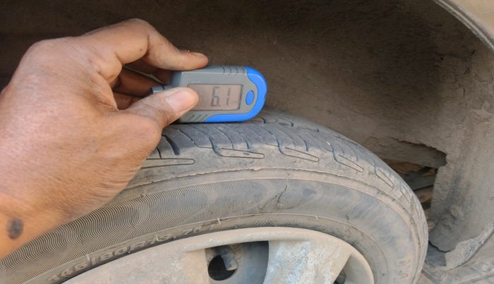 2012 Maruti Wagon R 1.0 LXI CNG, CNG, Manual, 1,51,035 km, tyre