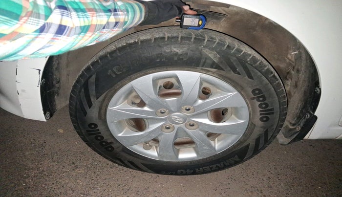 2015 Hyundai Elite i20 MAGNA 1.2, CNG, Manual, 1,40,934 km, tyre