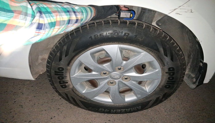 2015 Hyundai Elite i20 MAGNA 1.2, CNG, Manual, 1,40,934 km, tyre