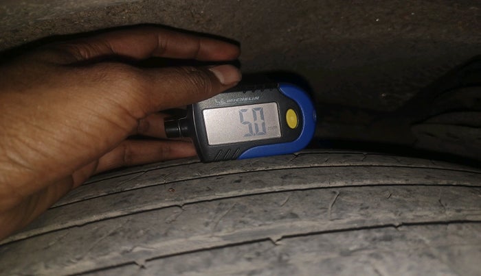 2022 Mahindra XUV700 AX 5 D AT 7 STR, Diesel, Automatic, 60,063 km, tyre