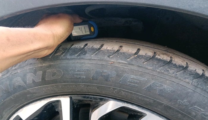 2023 KIA CARENS LUXURY PLUS 1.5 DIESEL AT 7 STR, Diesel, Automatic, 49,113 km, tyre