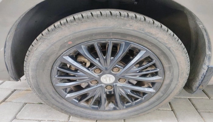 2021 Maruti Ertiga VXI SHVS, Petrol, Manual, 18,292 km, tyre