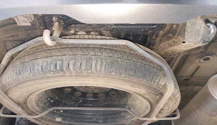 2021 Maruti Ertiga VXI SHVS, Petrol, Manual, 18,292 km, tyre