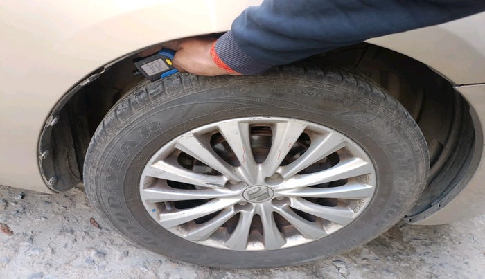 2016 Maruti Ciaz ZXI AT, Petrol, Automatic, 64,214 km, tyre