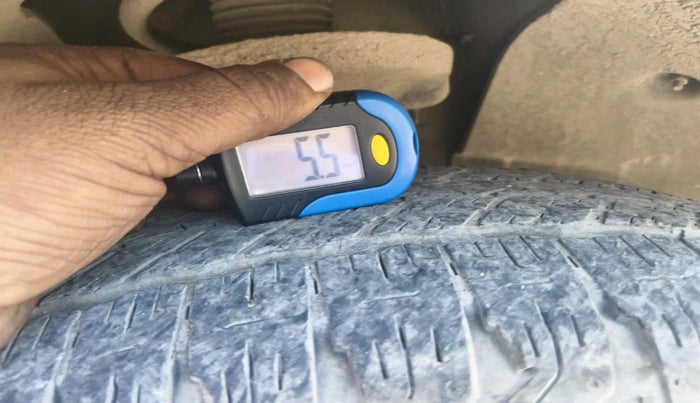 2016 Mahindra XUV500 W6 AT 1.99, Diesel, Automatic, 1,25,678 km, tyre