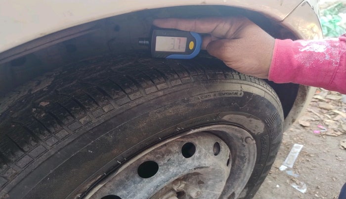 2011 Maruti Swift VXI, Petrol, Manual, 48,819 km, tyre