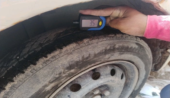 2011 Maruti Swift VXI, Petrol, Manual, 48,819 km, tyre