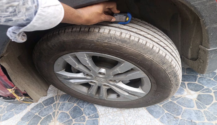 2017 Maruti Vitara Brezza ZDI PLUS DUAL TONE, Diesel, Manual, 1,04,458 km, tyre