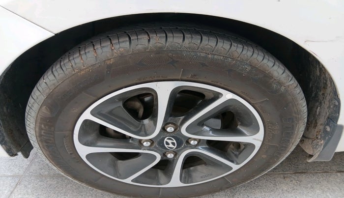 2017 Hyundai Grand i10 ASTA 1.2 KAPPA VTVT, CNG, Manual, 75,966 km, tyre