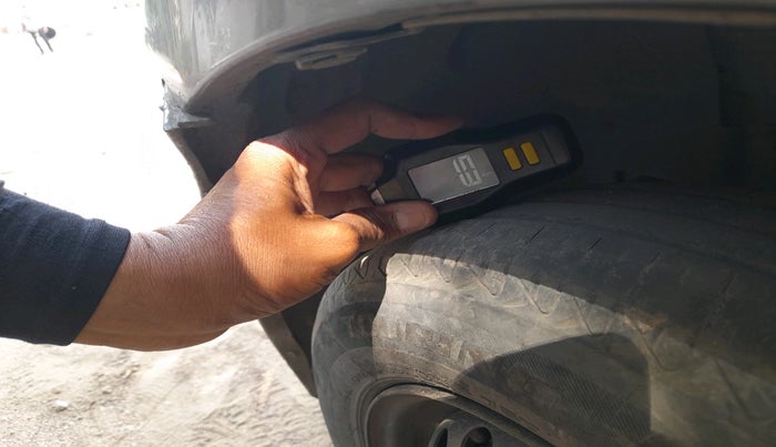 2016 Datsun Go T, Petrol, Manual, 1,08,097 km, tyre