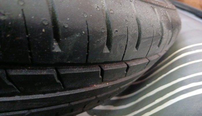 2021 Hyundai VENUE SX PLUS 1.0 TURBO DCT, Petrol, Automatic, 1,02,850 km, tyre