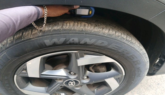 2021 Hyundai VENUE SX PLUS 1.0 TURBO DCT, Petrol, Automatic, 1,02,850 km, tyre