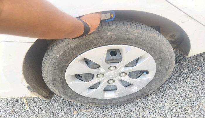 2014 Hyundai Xcent S 1.2, Petrol, Manual, 93,018 km, tyre