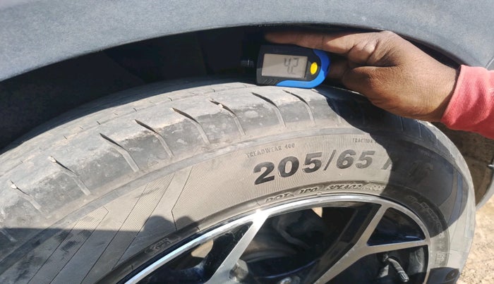 2022 KIA CARENS PRESTIGE 1.5 PETROL 7 STR, Petrol, Manual, 35,270 km, tyre