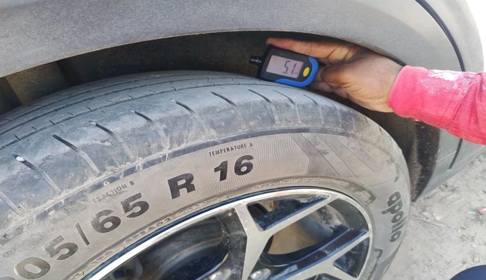 2022 KIA CARENS PRESTIGE 1.5 PETROL 7 STR, Petrol, Manual, 35,270 km, tyre