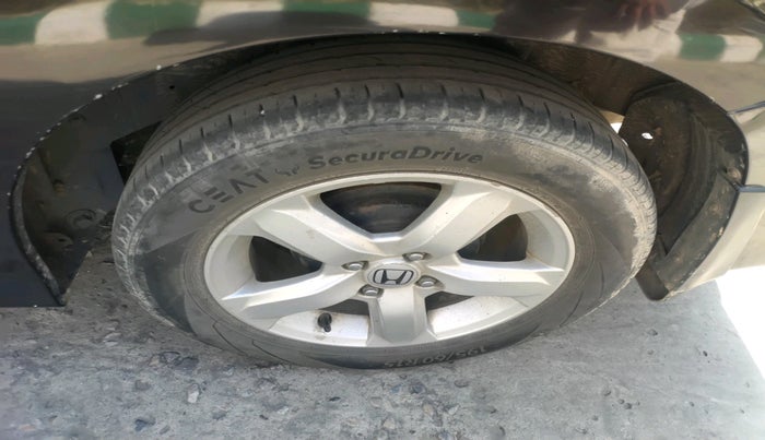 2012 Honda City 1.5L I-VTEC S MT, Petrol, Manual, 1,43,336 km, tyre