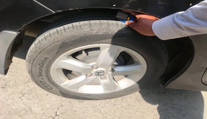 2012 Honda City 1.5L I-VTEC S MT, Petrol, Manual, 1,43,336 km, tyre