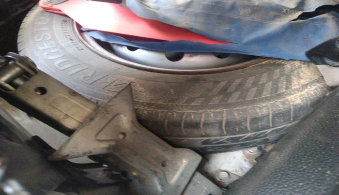 2015 Maruti Wagon R 1.0 LXI CNG, CNG, Manual, 82,214 km, tyre