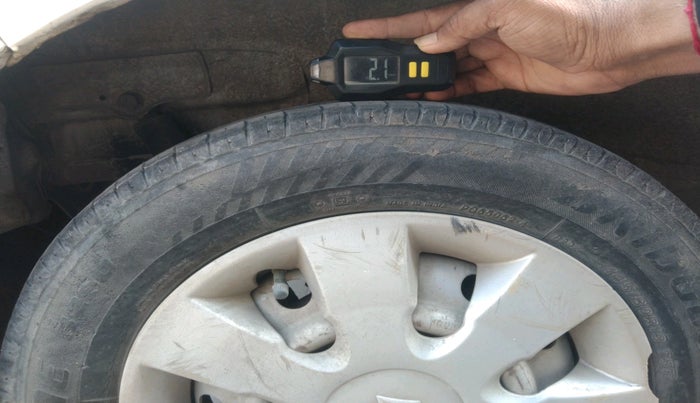 2015 Maruti Wagon R 1.0 LXI CNG, CNG, Manual, 82,214 km, tyre