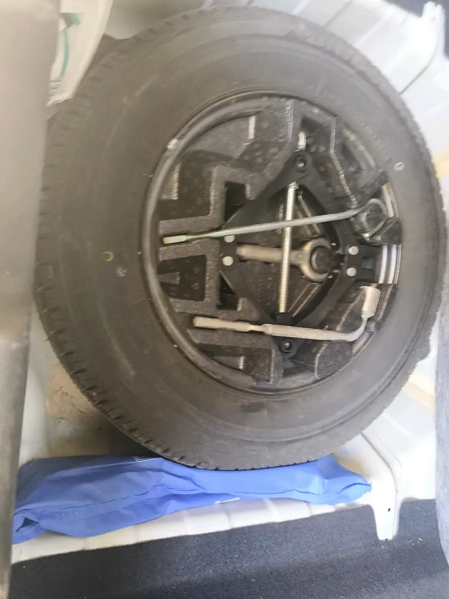 2020 Tata ALTROZ XZ PETROL, Petrol, Manual, 53,683 km, tyre
