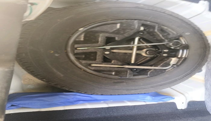 2020 Tata ALTROZ XZ PETROL, Petrol, Manual, 53,683 km, tyre