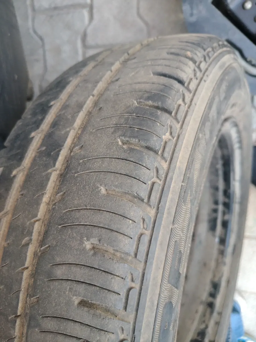 2016 Mahindra Kuv100 K6 D 6 STR, Diesel, Manual, 81,960 km, tyre