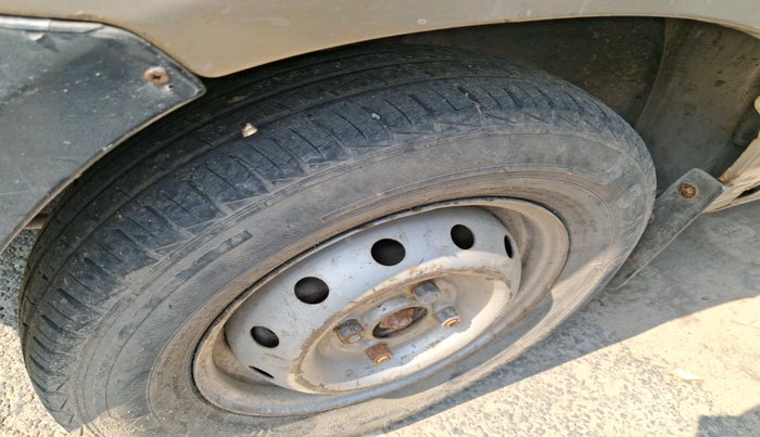 2011 Maruti Alto LXI, Petrol, Manual, 51,230 km, tyre