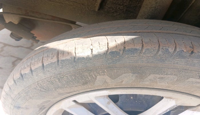 2024 Renault TRIBER RXT, CNG, Manual, 64,849 km, tyre