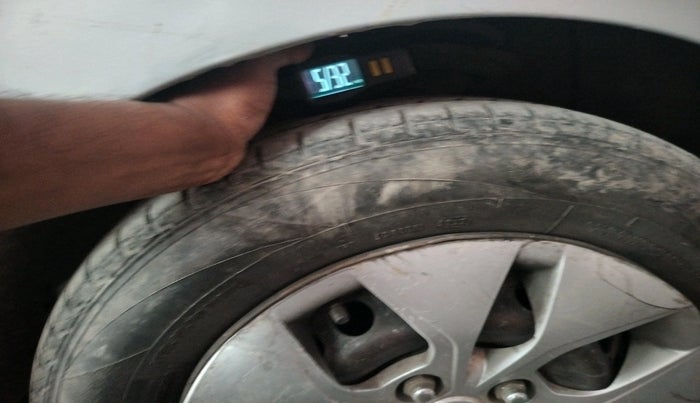 2014 Hyundai Xcent S 1.2, CNG, Manual, 70,587 km, tyre