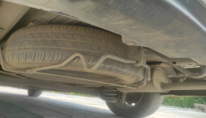 2014 Honda Mobilio 1.5L I-DTEC V, Diesel, Manual, 1,28,533 km, tyre