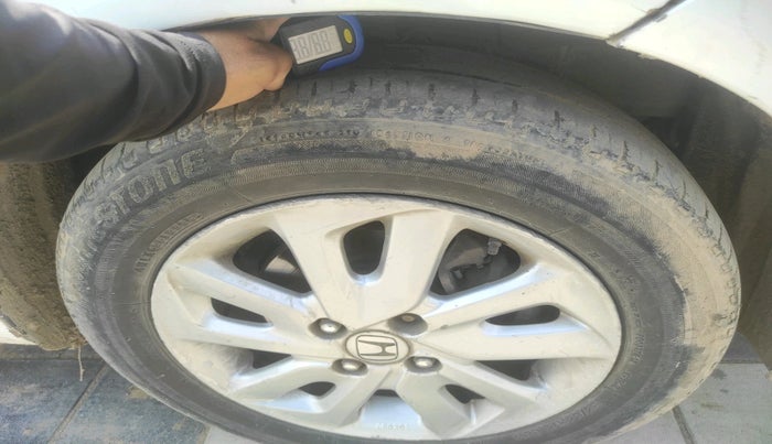 2014 Honda Mobilio 1.5L I-DTEC V, Diesel, Manual, 1,28,533 km, tyre