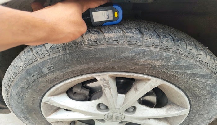 2016 Maruti Swift LXI (O), Petrol, Manual, 60,378 km, tyre