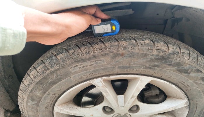 2016 Maruti Swift LXI (O), Petrol, Manual, 60,378 km, tyre