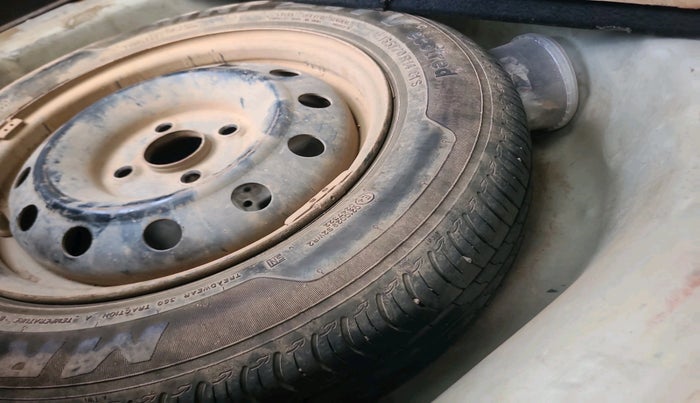 2021 Maruti Swift VXI, Petrol, Manual, 98,590 km, tyre