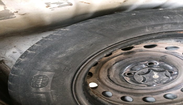 2015 Nissan Micra Active XV, Petrol, Manual, 78,999 km, tyre