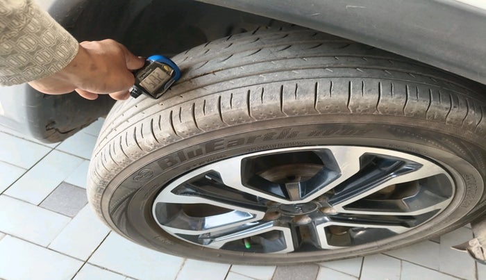 2021 Jeep Compass LIMITED (O) 2.0 DIESEL, Diesel, Manual, 8,10,006 km, tyre