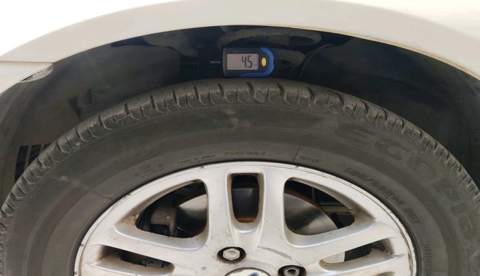 2012 Ford Fiesta Classic SXI 1.4 DIESEL, Diesel, Manual, 2,05,191 km, tyre