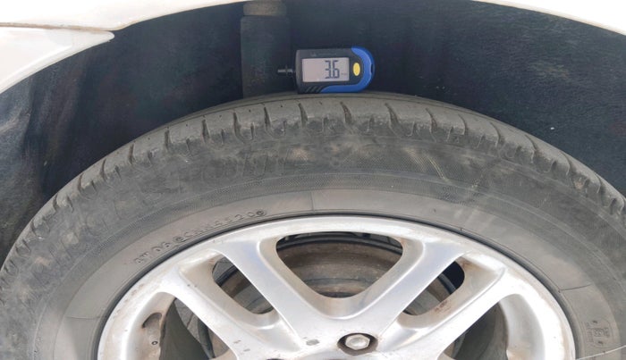 2012 Ford Fiesta Classic SXI 1.4 DIESEL, Diesel, Manual, 2,05,191 km, tyre