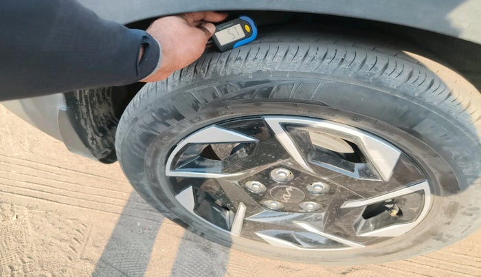 2024 KIA SONET HTK (O) 1.2 Petrol MT, Petrol, Manual, 29,033 km, tyre