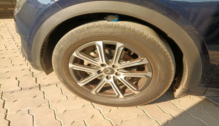 2023 Mahindra XUV700 AX 7 LUXURY D AWD AT 7 STR, Diesel, Automatic, 42,427 km, tyre