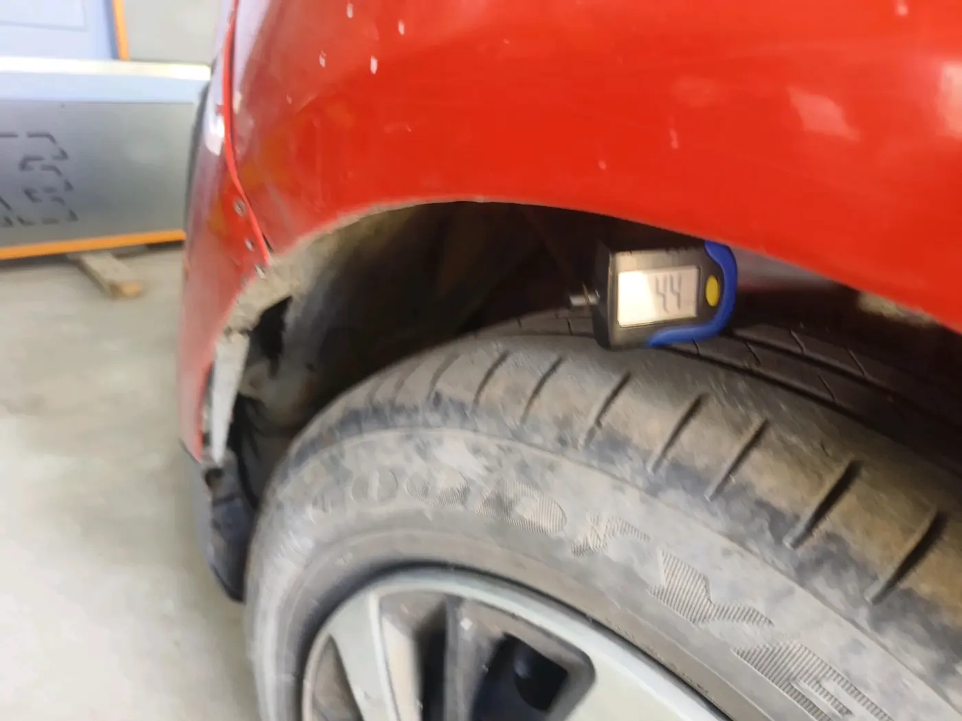 2018 Ford Ecosport TREND 1.5L DIESEL, Diesel, Manual, 1,21,773 km, tyre