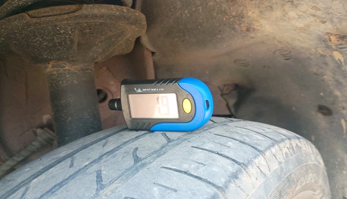 2011 Tata Indica V2 DLS, Diesel, Manual, 1,87,432 km, tyre