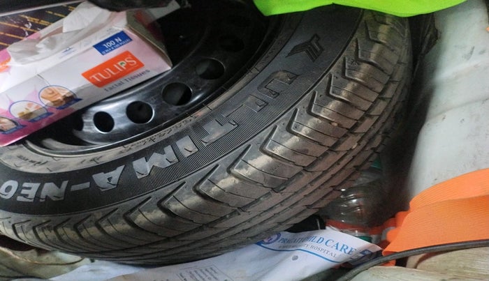 2022 Tata Tiago XT CNG, CNG, Manual, 81,840 km, tyre