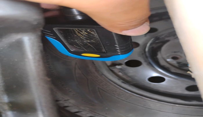 2012 Maruti Swift VXI, CNG, Manual, 42,851 km, tyre