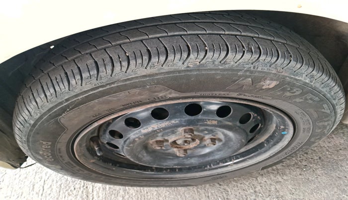 2017 Maruti Celerio VXI CNG, CNG, Manual, 1,37,290 km, tyre