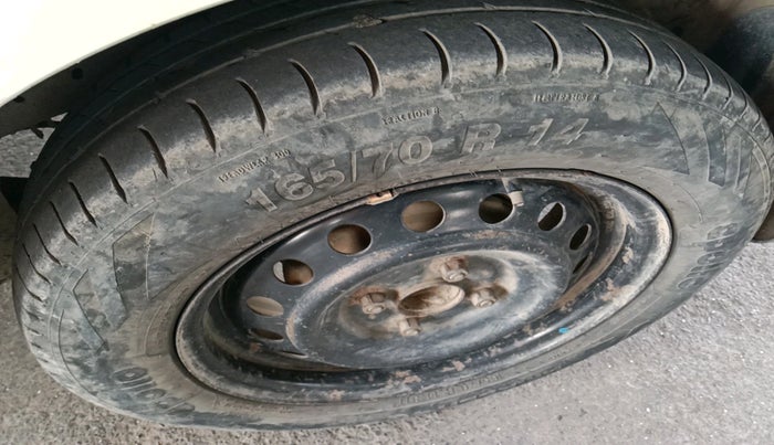 2017 Maruti Celerio VXI CNG, CNG, Manual, 1,37,290 km, tyre