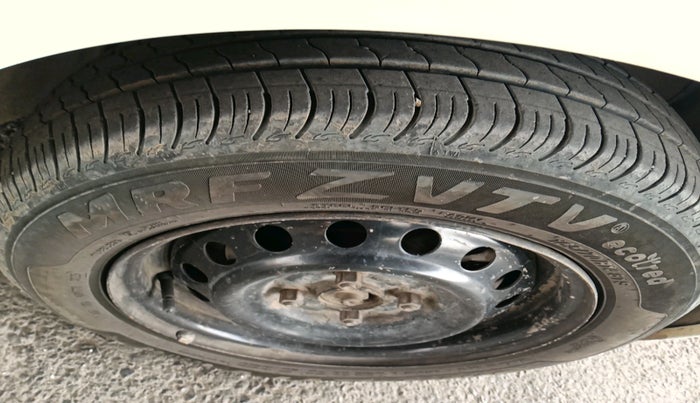 2017 Maruti Celerio VXI CNG, CNG, Manual, 1,37,290 km, tyre