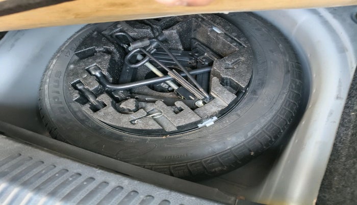 2020 Volkswagen Polo COMFORTLINE 1.0L MPI, Petrol, Manual, 55,904 km, tyre